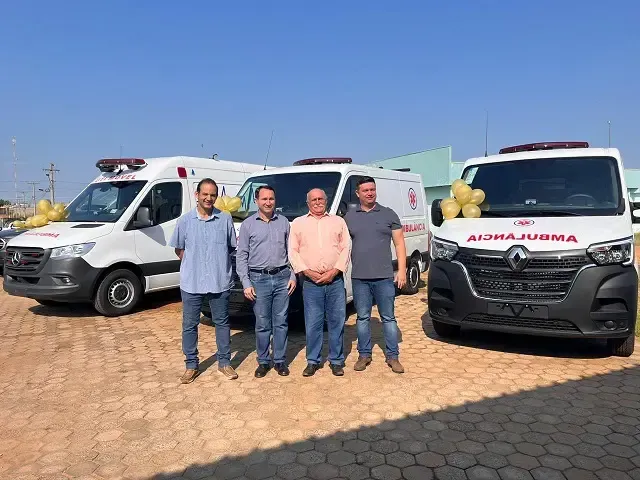 Imagem de compartilhamento para o artigo Prefeito Juvenal Consolaro entrega ambulâncias em Figueirão  da MS Todo dia